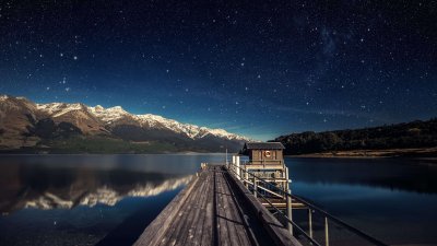 Stunning Starry Night Lake & Mountain Landscape Wallpaper HD 4K