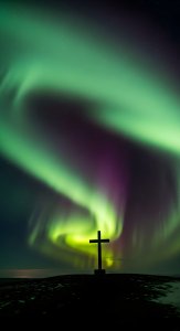 Aurora Borealis Cross Wallpaper HD 4K - Aesthetic Night Sky Background