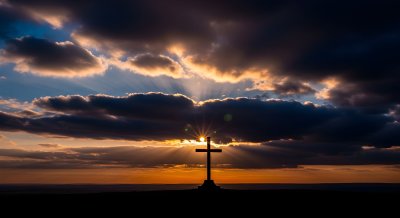 Silhouette Cross at Sunset Wallpaper HD 4K Aesthetic Spiritual Background