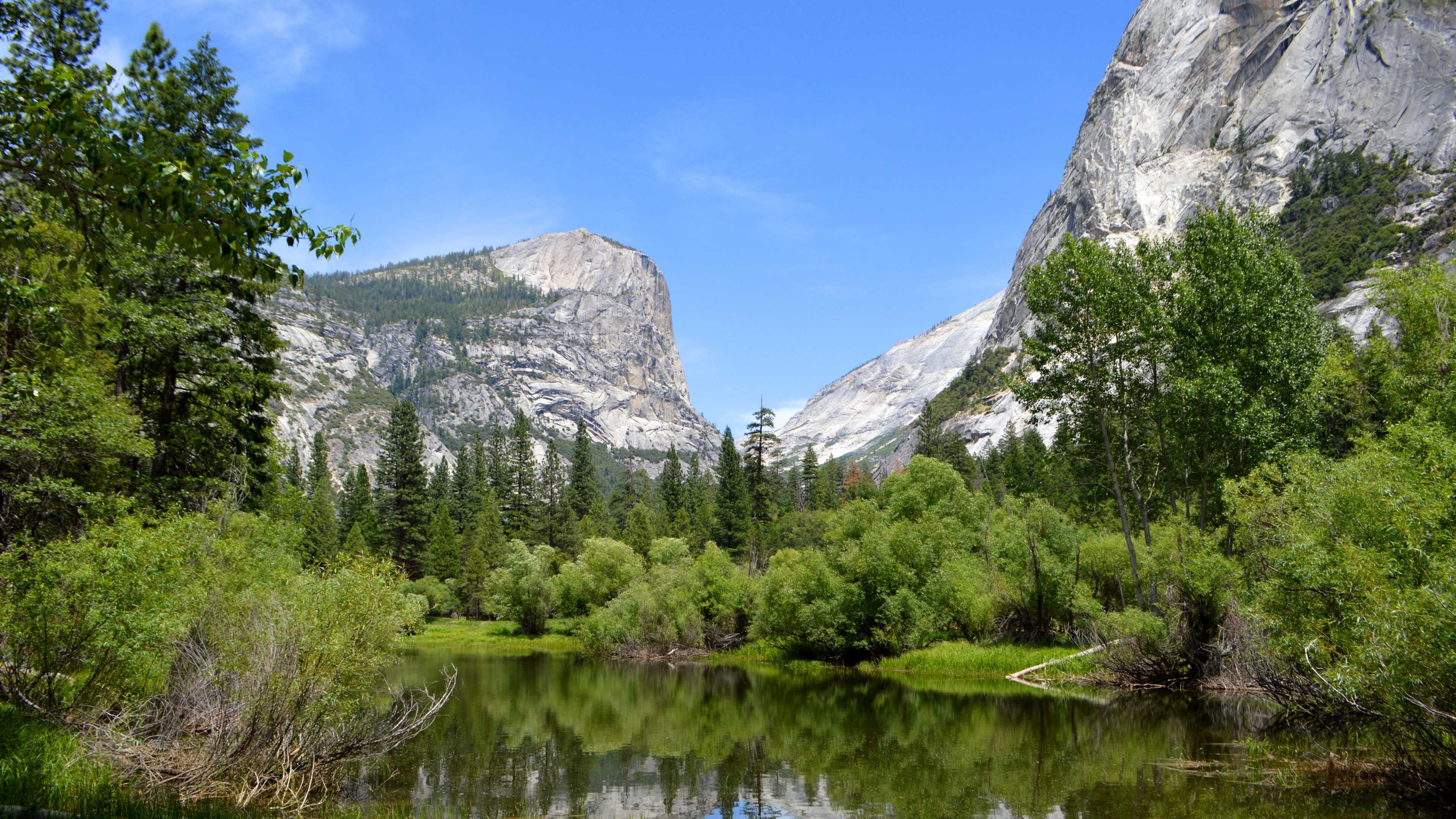 Stunning Yosemite Mountain Lake Landscape Wallpaper HD 4K Aesthetic