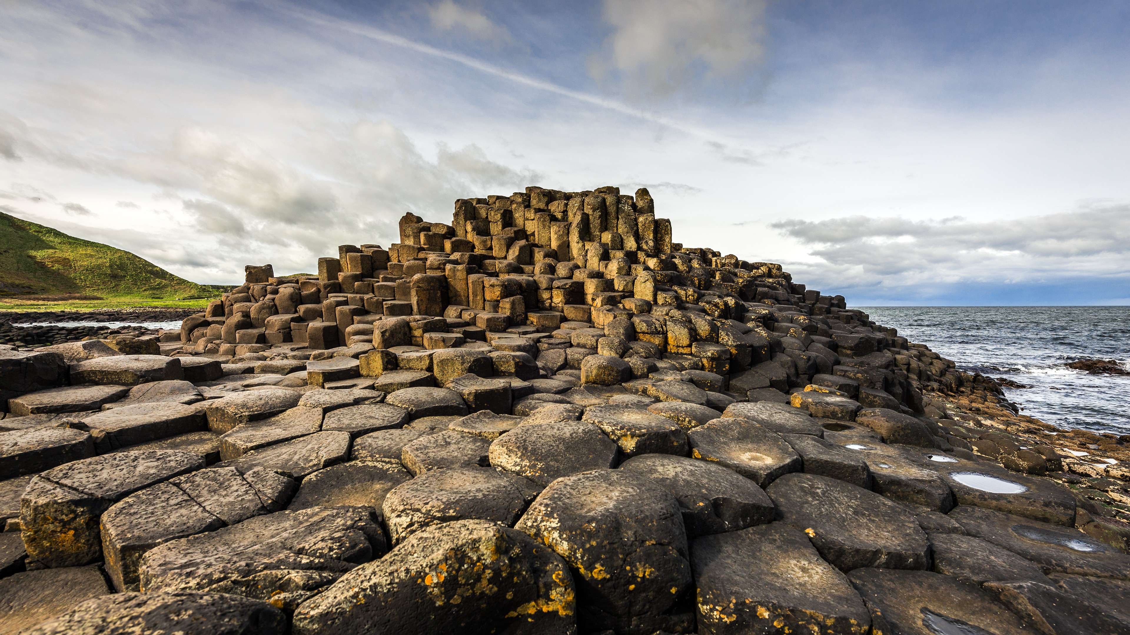 Giant's Causeway Northern Ireland Nature Wallpaper HD 4K Aesthetic